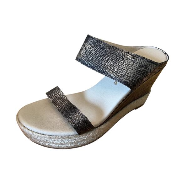 MATISSE FLORA LEATHER GOLD METALLIC ON BLACK EMBOSSED SNAKESKIN WEDGE SANDALS 8 - Picture 1 of 10